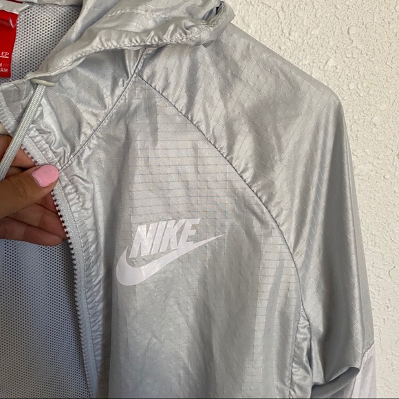 Nike windbreaker - Picture 5 of 10